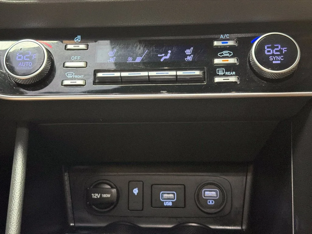 Used 2020 Quartz White Hyundai Limited image 15