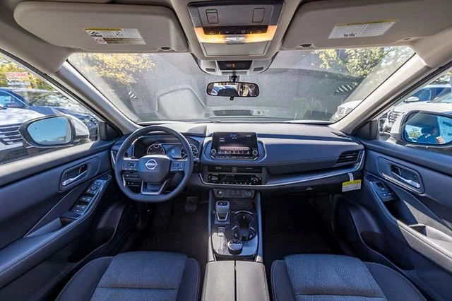2026 Nissan Rogue SV - Photo 16