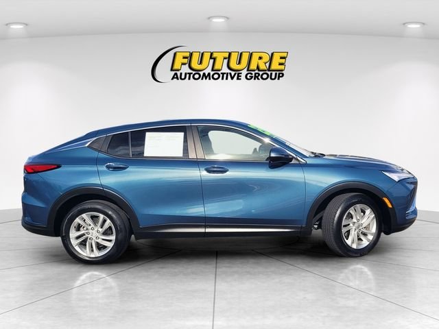 Used 2024 Blue Buick Preferred image 3