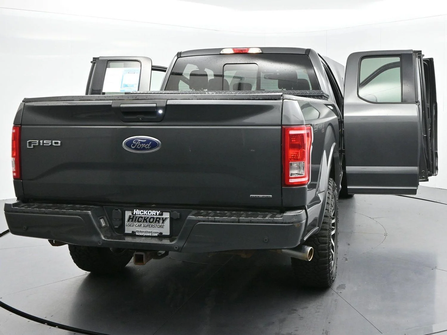 Used 2016 Magnetic Metallic Ford XLT image 46