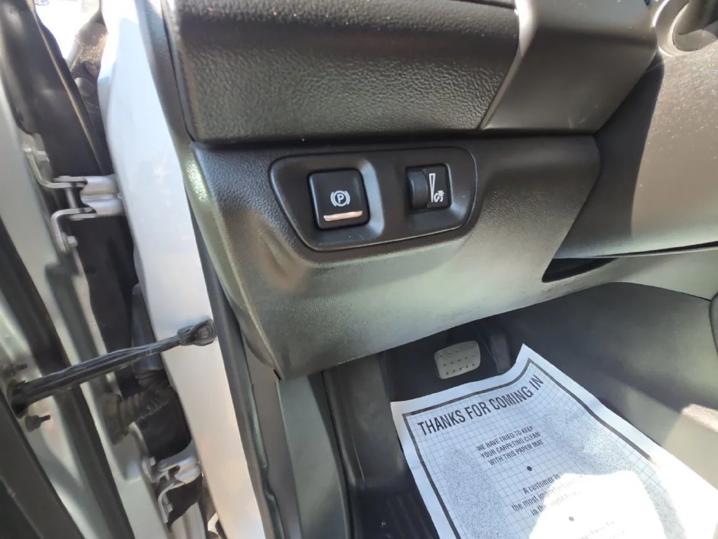 Used 2017 QUICKSILVER METALLIC GMC SLT image 26