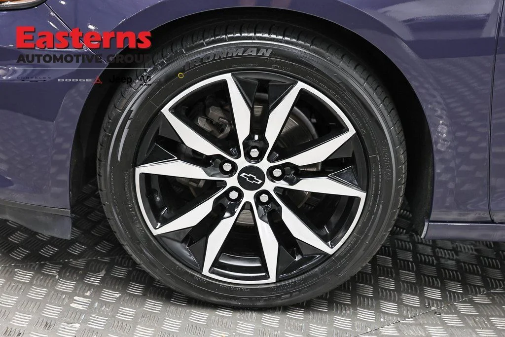 Used 2025 Black Chevrolet RS image 32