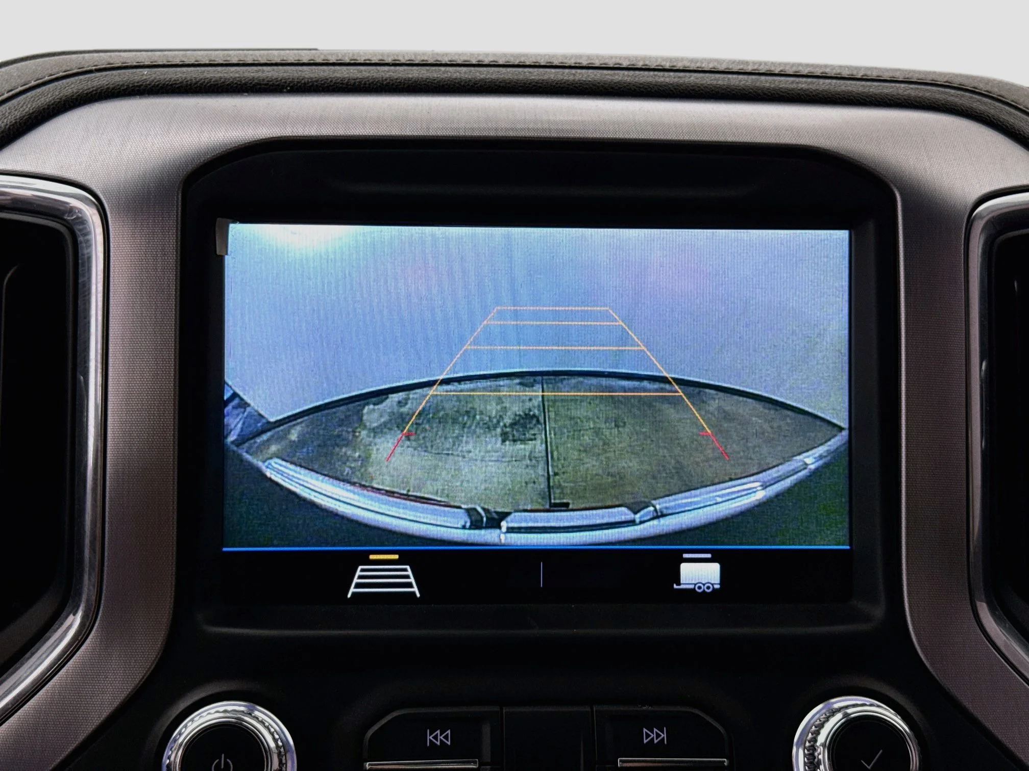 Used 2021 SUMMIT WHITE GMC SLE image 15