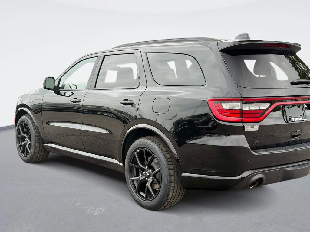 New 2026 Diamond Black Clear-Coat Exterior Paint Dodge GT Plus HEMI V8 image 7
