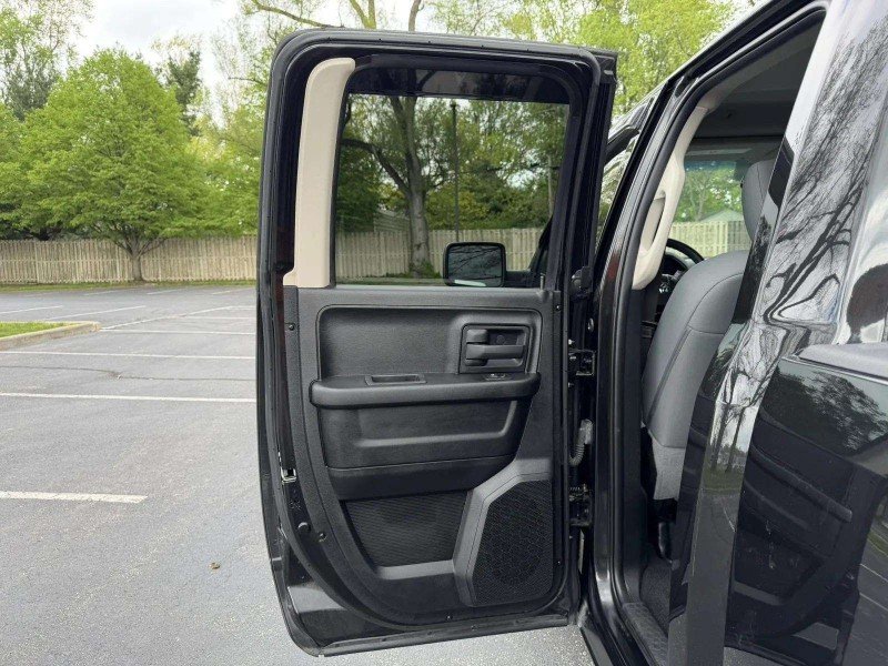 Used 2018  Ram Express image 12