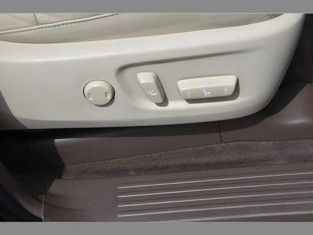 Used 2015 Black Onyx Lexus Base image 31