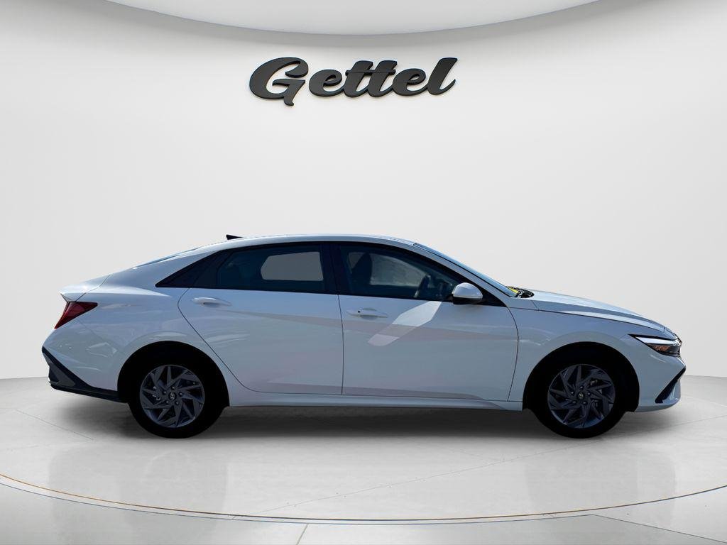 New 2026 White Hyundai Blue image 6