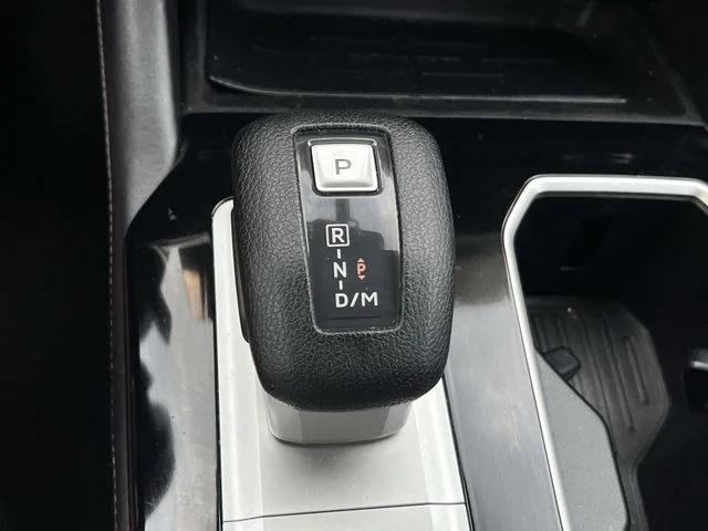 Used 2025 Black Mitsubishi ES image 23