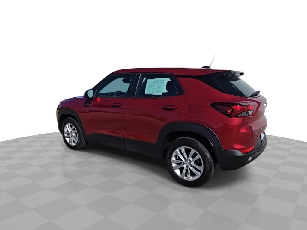 Used 2021 Red Chevrolet LS image 6