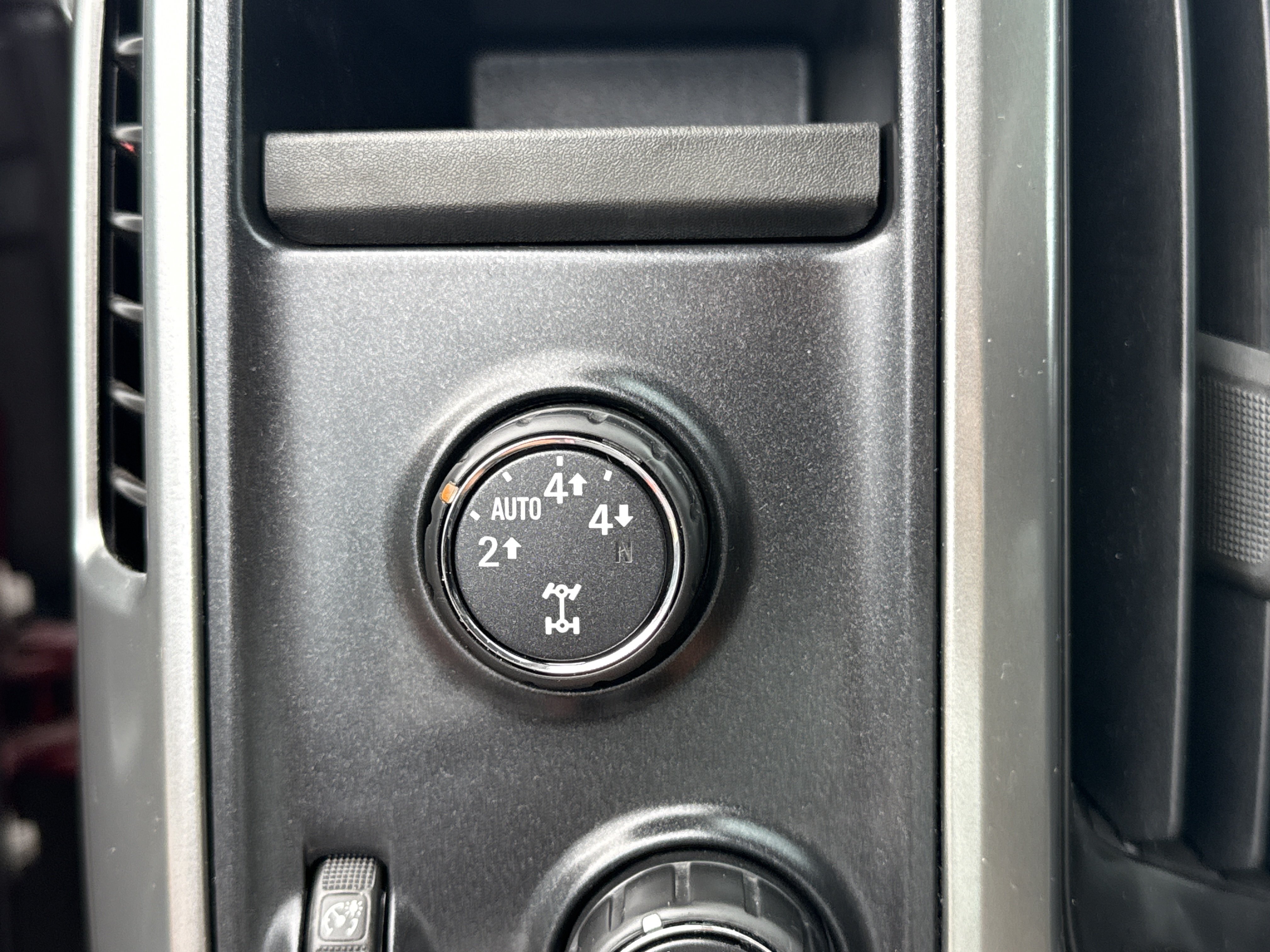 Used 2014 Deep Ruby Metallic Chevrolet LT 4WD image 21