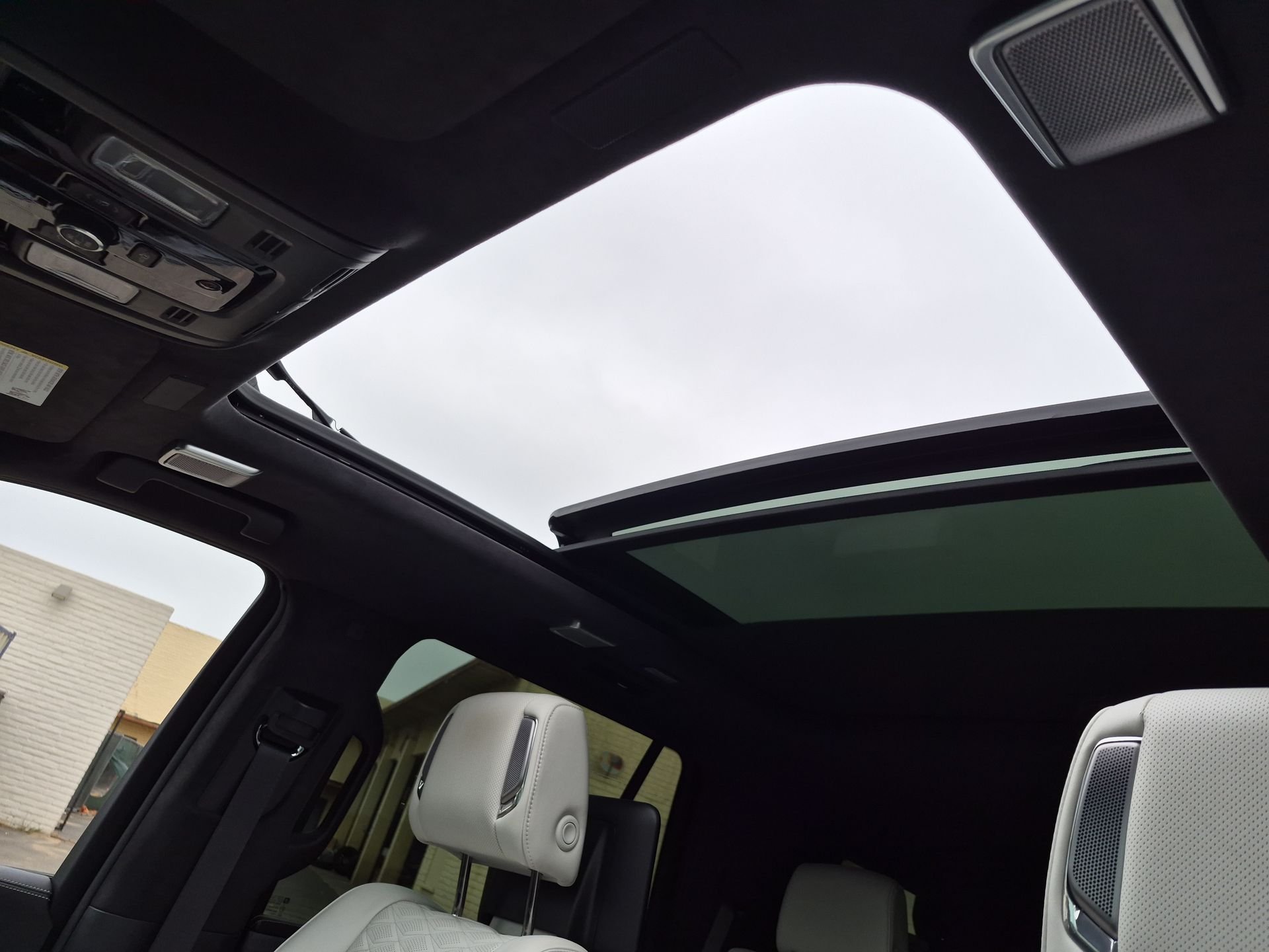 Used 2025 Silver Cadillac Sport Platinum image 19