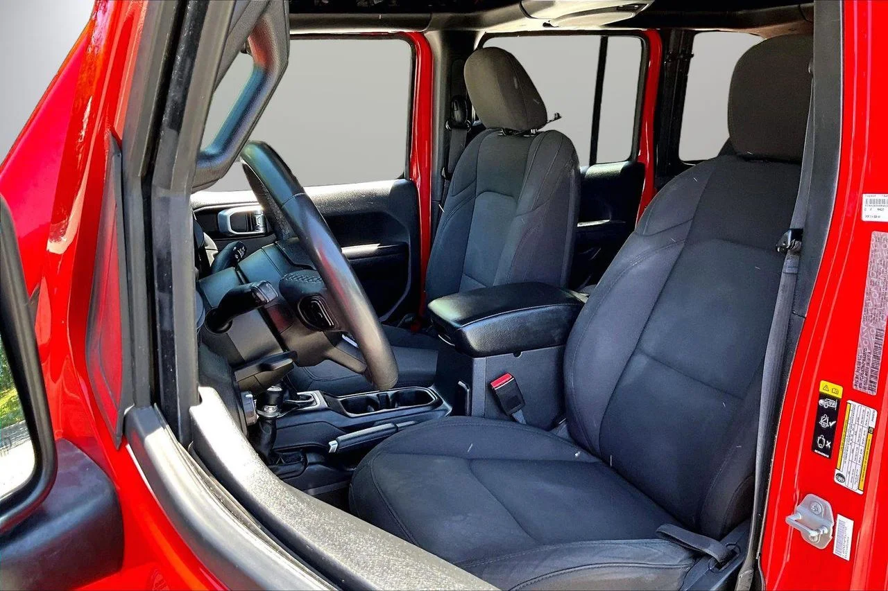 Used 2023 Red Jeep Sport S image 20