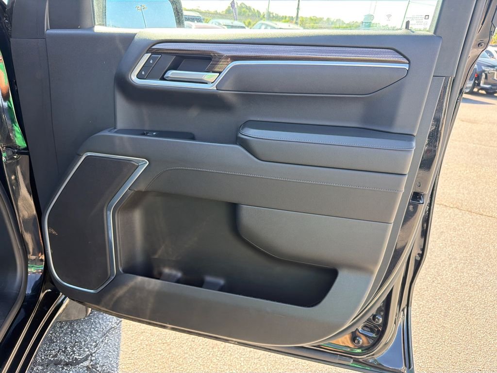 2025 Chevrolet Silverado 1500 LT - Photo 14