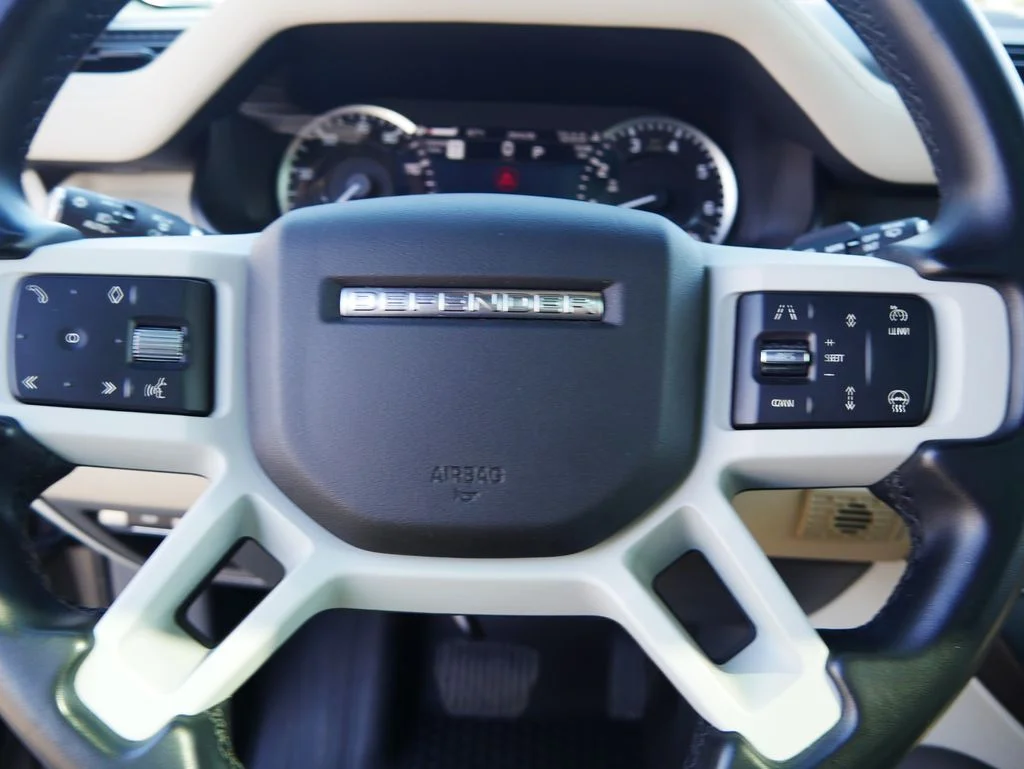 Used 2023  Land Rover X-Dynamic SE image 34