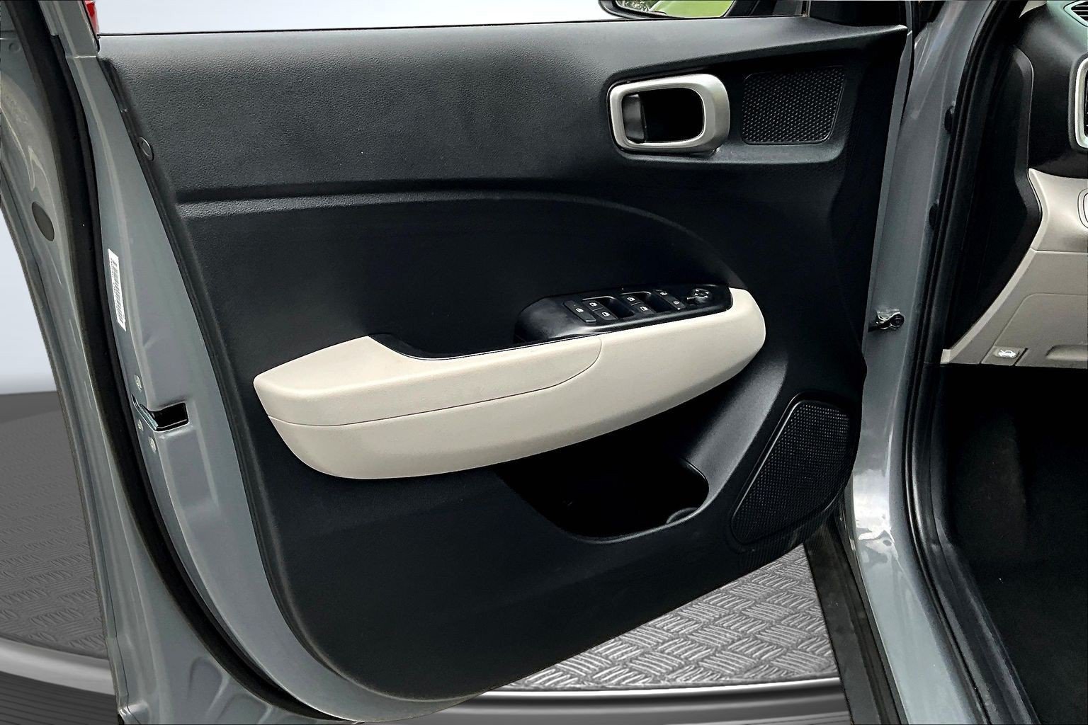 Used 2021 Gray Hyundai SEL image 18