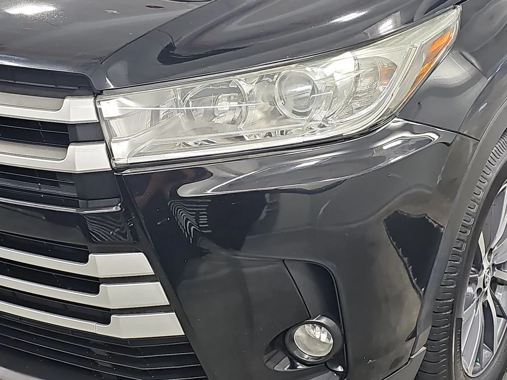 Used 2017 Black Toyota XLE image 33