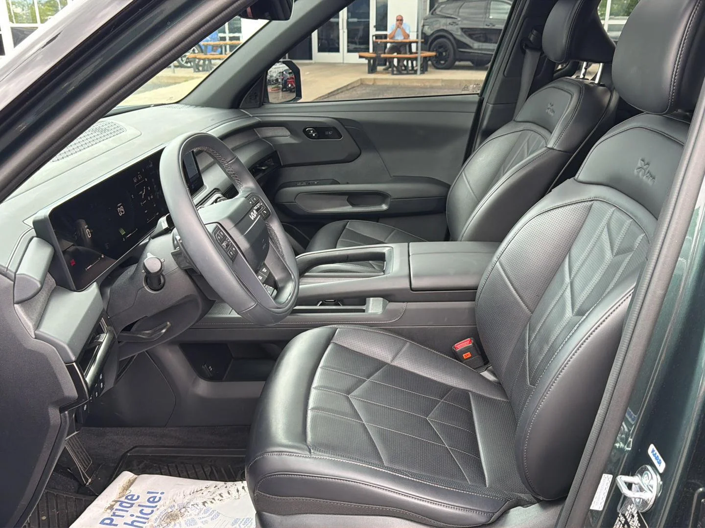 Used 2027 Black Jade Green Kia X-Line EX image 11
