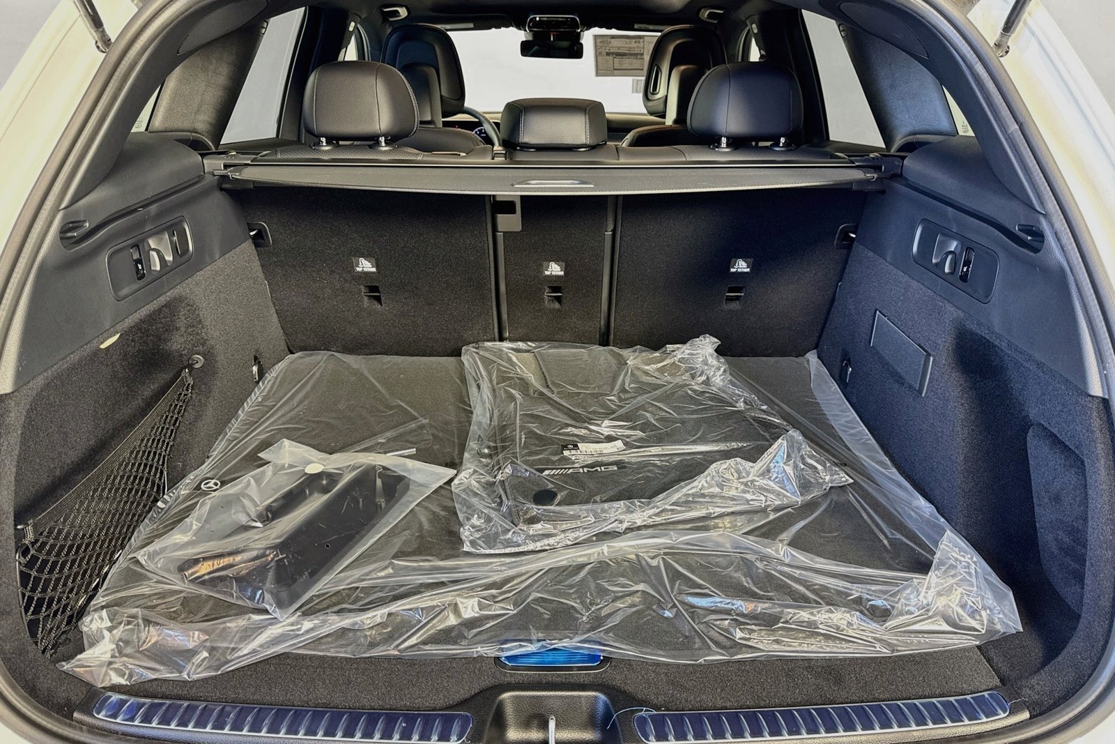 New 2026 Polar White Mercedes-Benz GLC 300 image 24