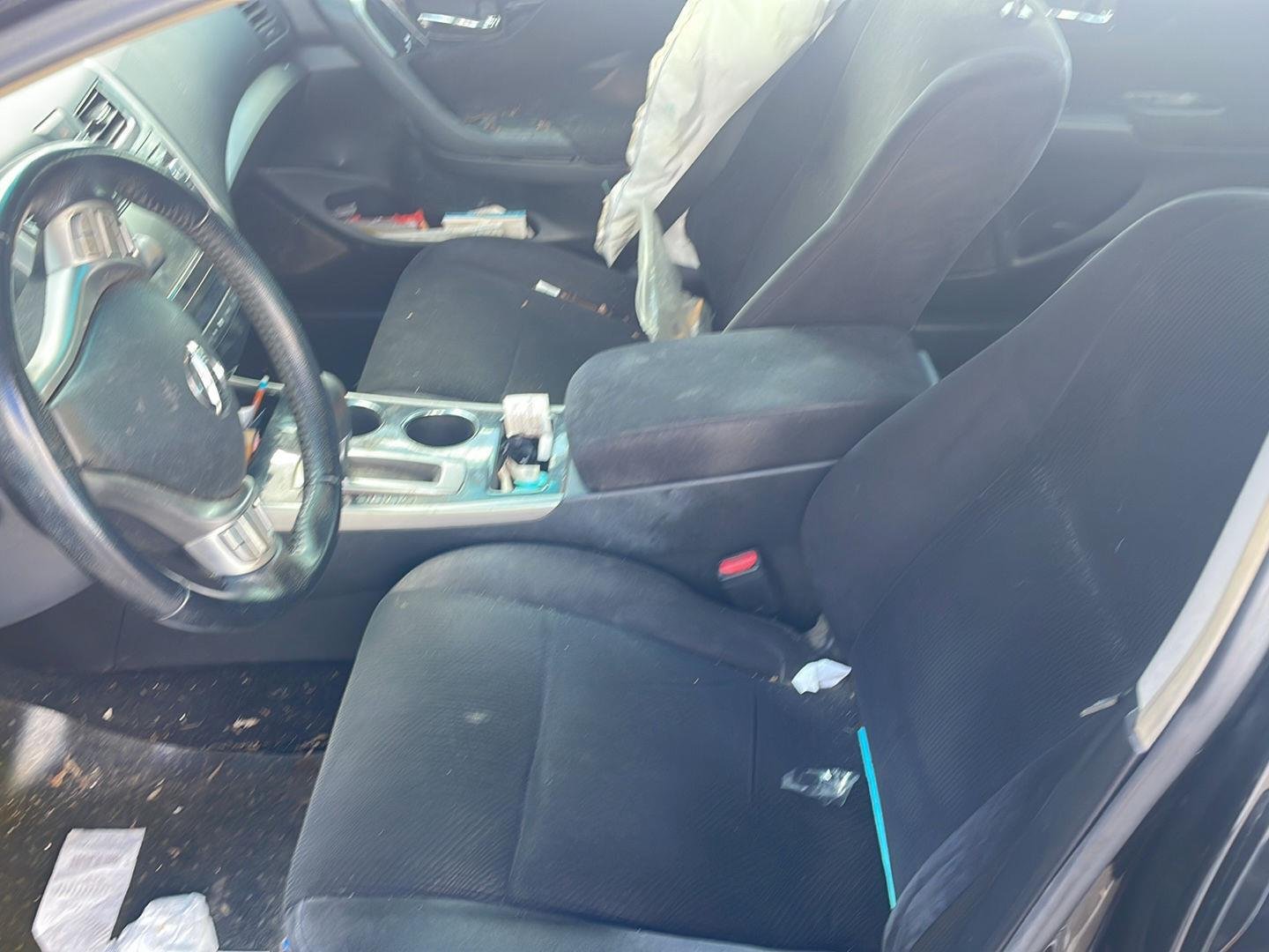 Used 2013 Super Black Nissan 2.5 SV image 1
