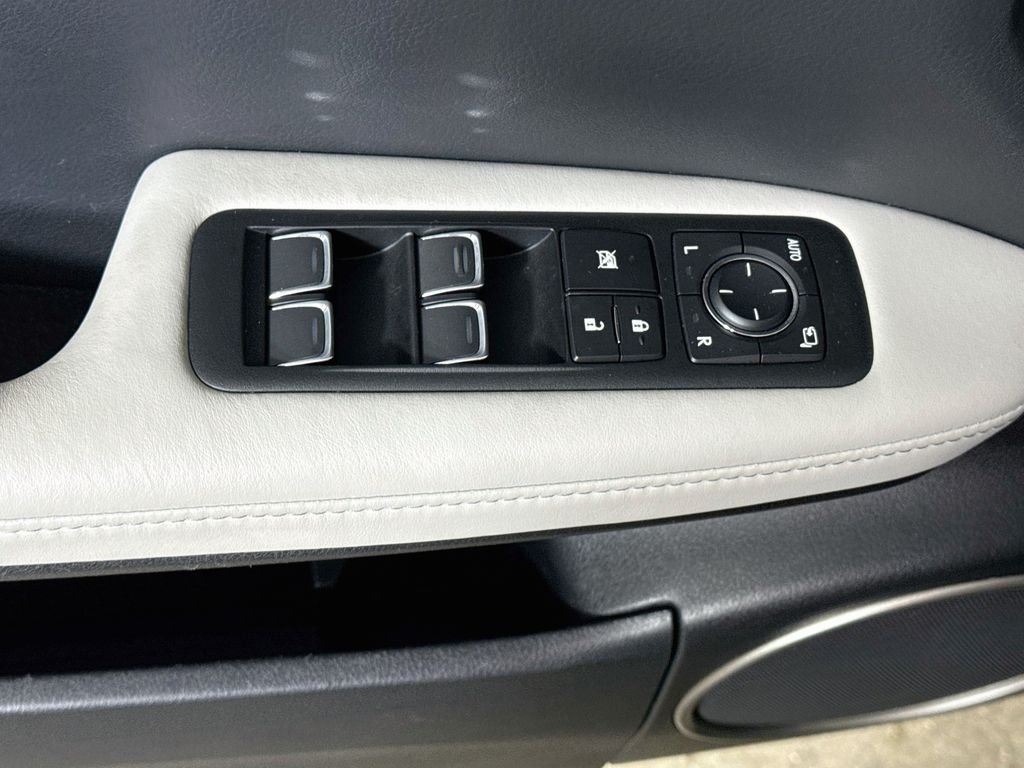 Used 2017 Silver Lining Metallic Lexus Base image 17