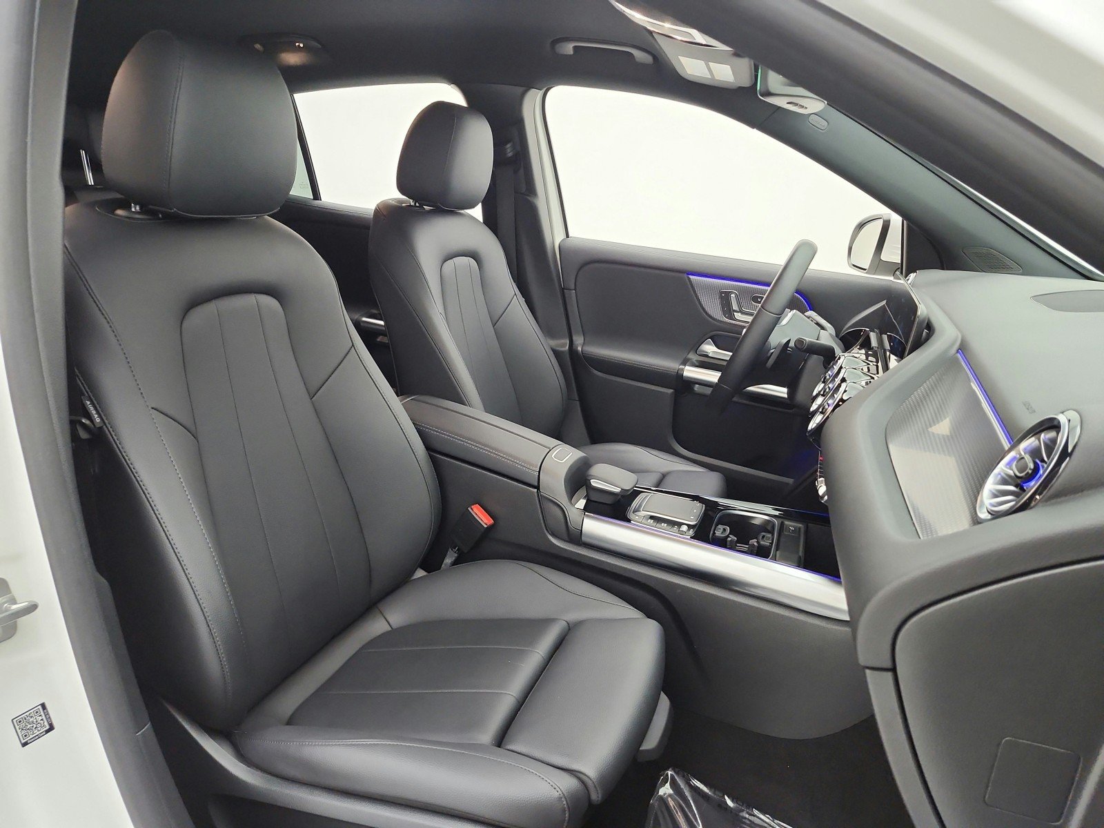 Used 2023 Polar White Mercedes-Benz GLA 250 SUV image 26
