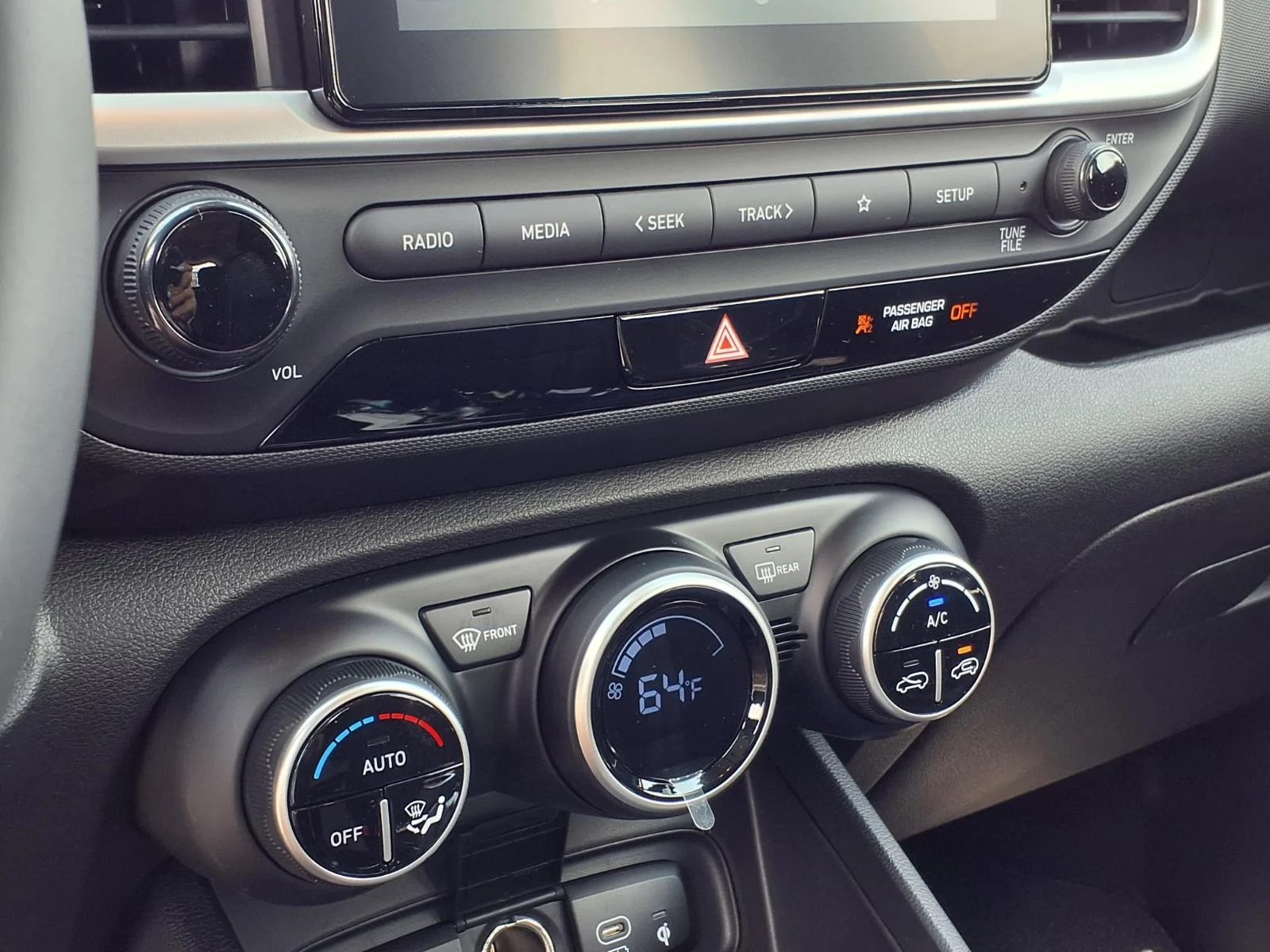 New 2026 Onyx Black Hyundai SEL image 4