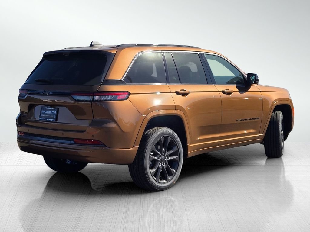 New 2026 Copper Shino Metallic Clear-Coat Exterior Paint Jeep Limited Reserve image 4