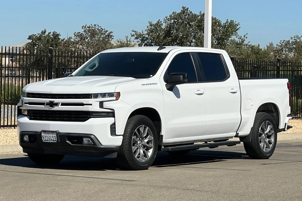 Used 2019 White Chevrolet RST image 10