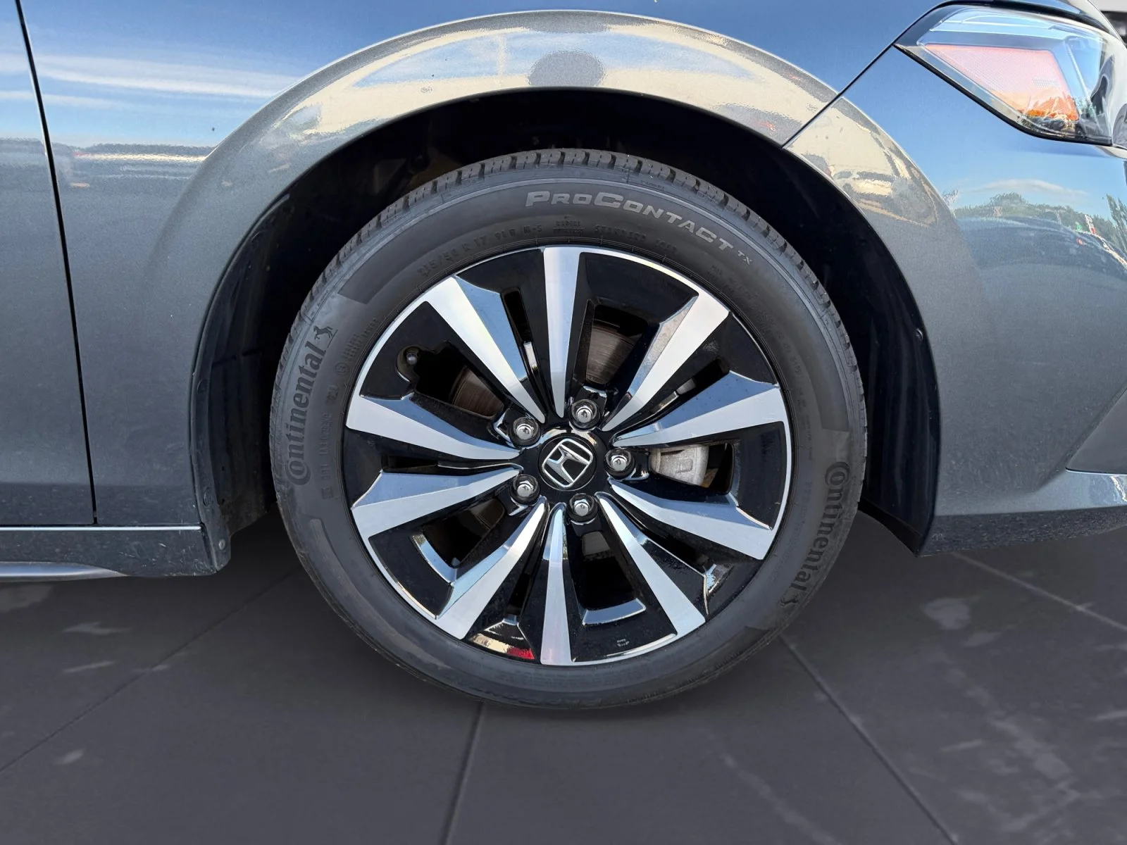 Used 2024 Gray Honda EX-L image 44