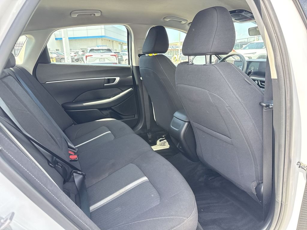 Used 2025 White Hyundai SEL image 71