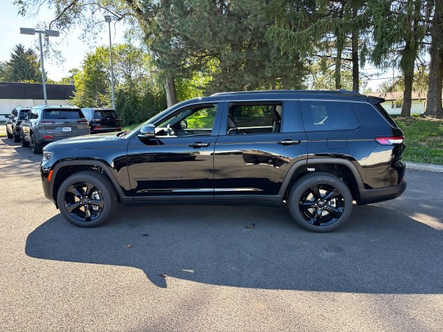 New 2027 High-Gloss Black Paint Jeep Limited image 7