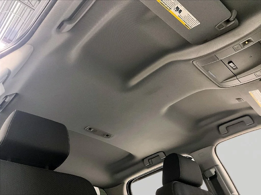 Used 2018 Gray Chevrolet LT image 27