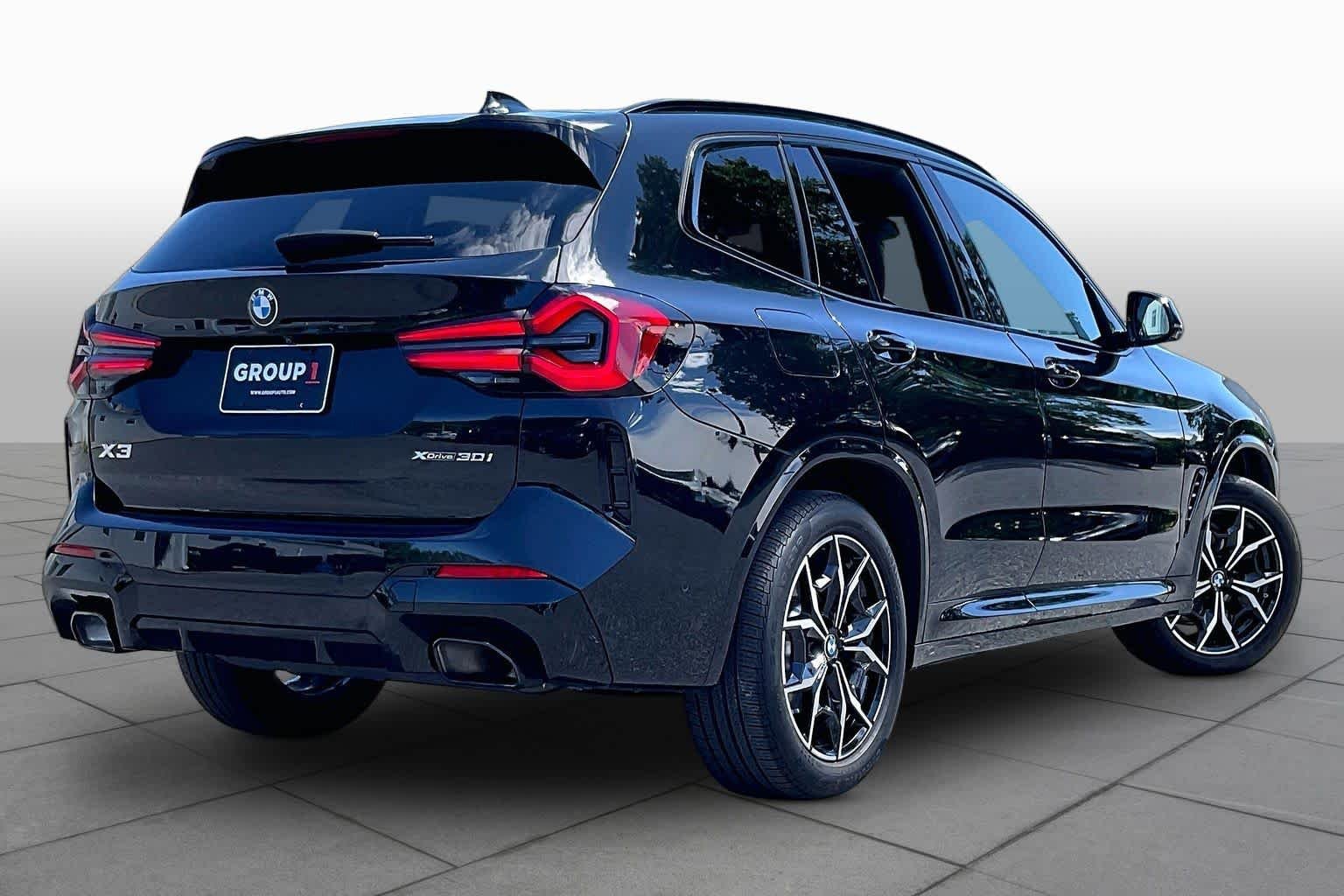 Used 2024 Black Sapphire Metallic BMW xDrive30i image 12