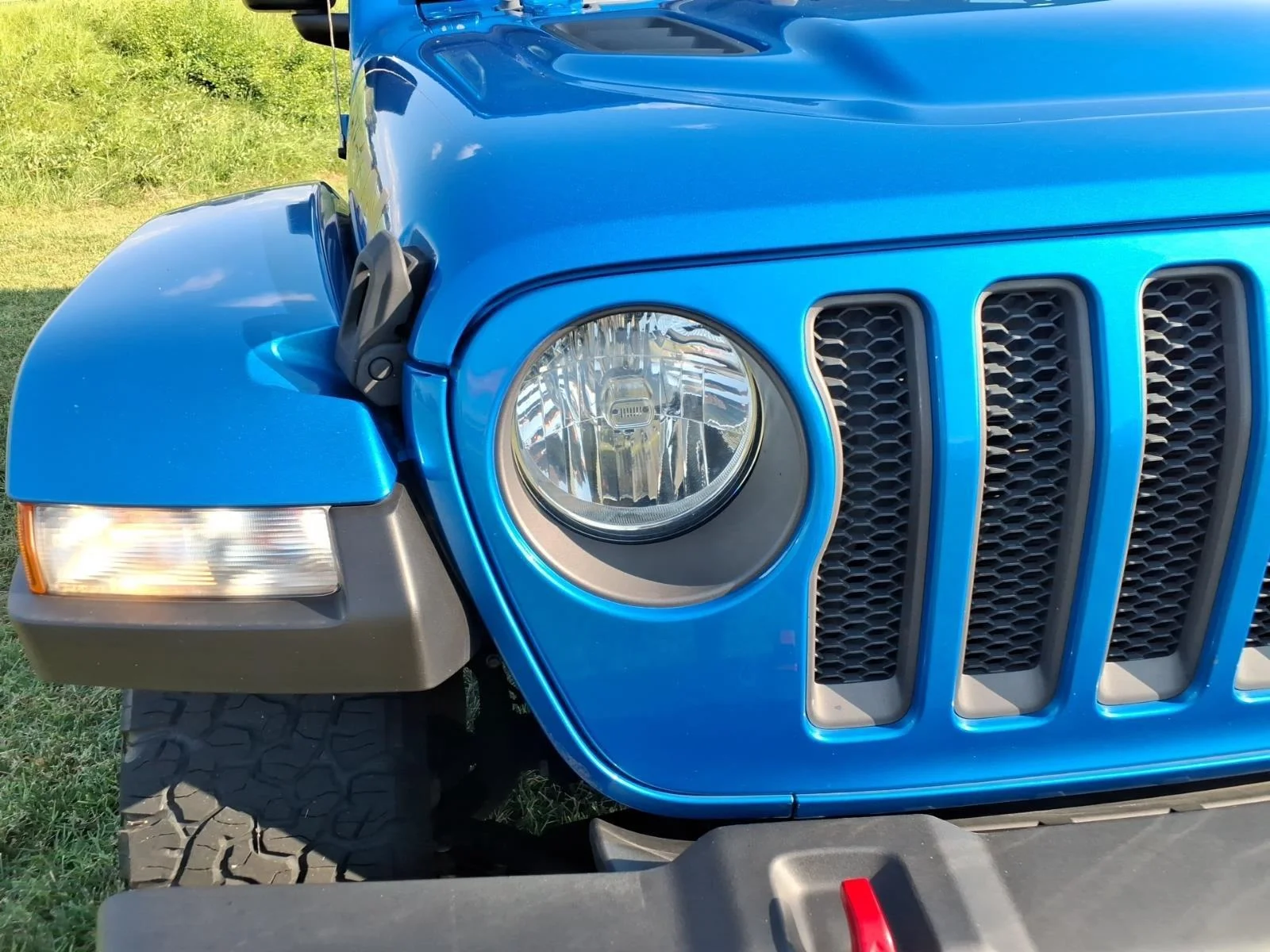 Used 2021 Hydro Blue Pearlcoat Jeep Unlimited Rubicon image 14