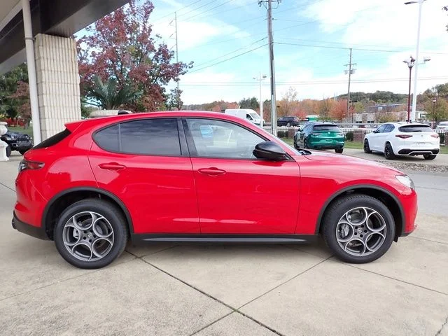 2025 Alfa Romeo Stelvio Base - Photo 8