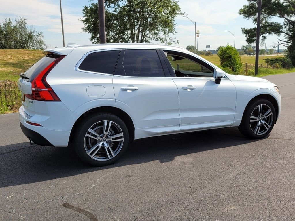 Used 2020 White Volvo T6 Momentum image 13