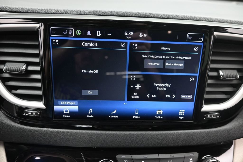 Used 2023 White Chrysler Touring L image 22