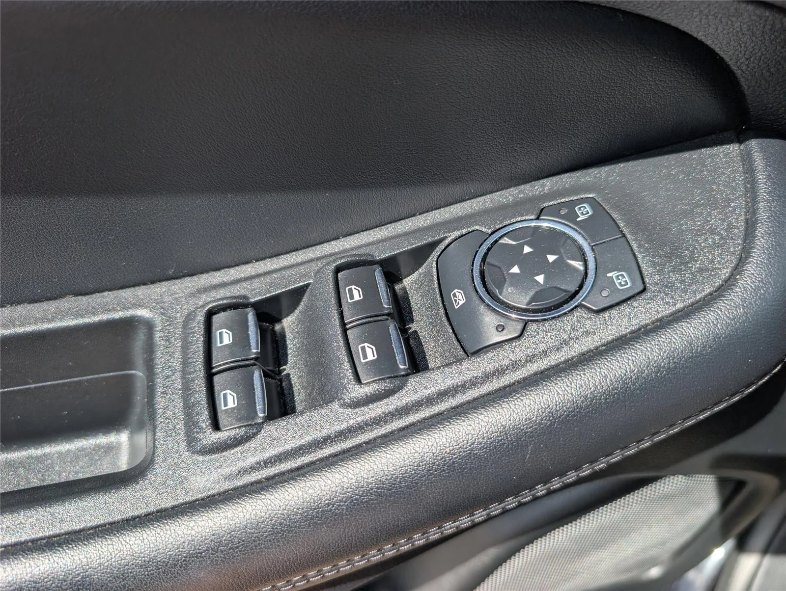 Used 2024 Agate Black Ford SEL image 25