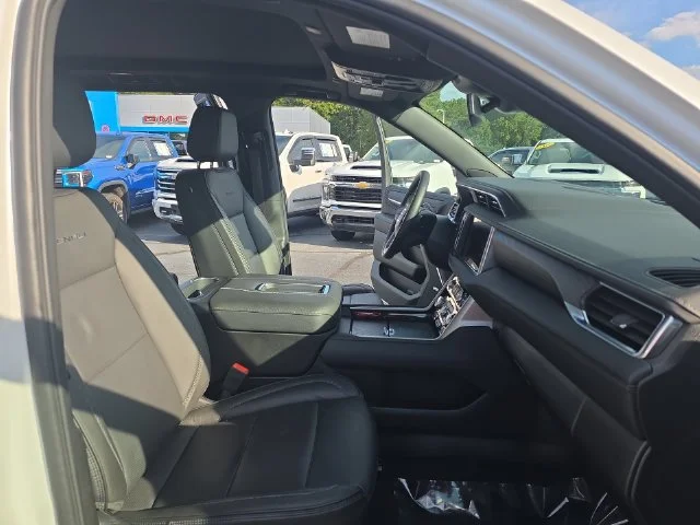 Used 2024 White GMC Denali image 11