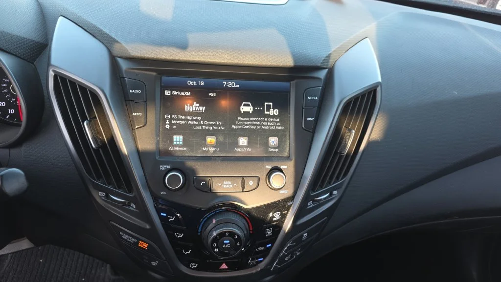 Used 2017 Blue Hyundai Turbo image 16