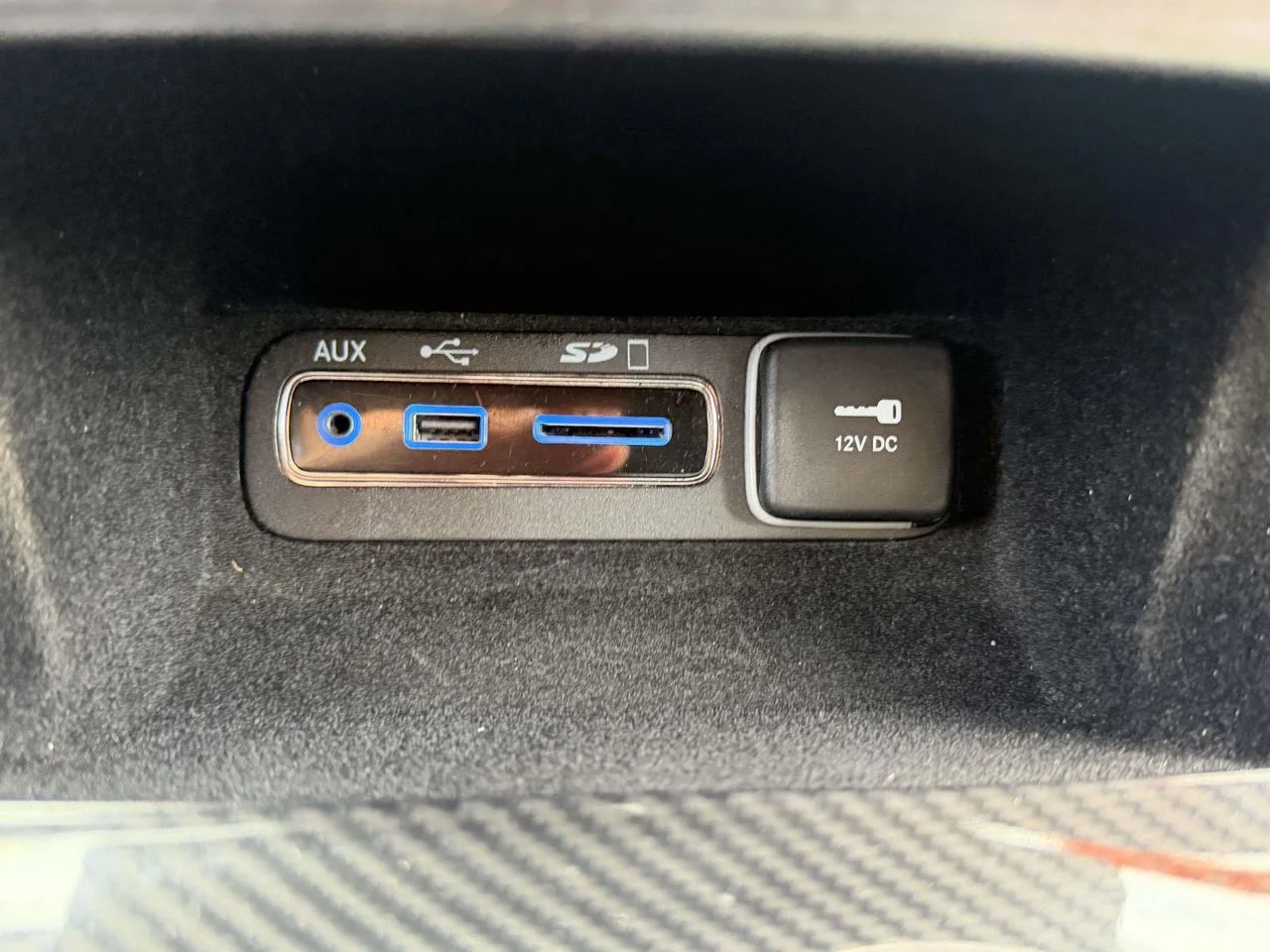 Used 2017 Granite Crystal Metallic Clearcoat Jeep Altitude 4x4 image 29
