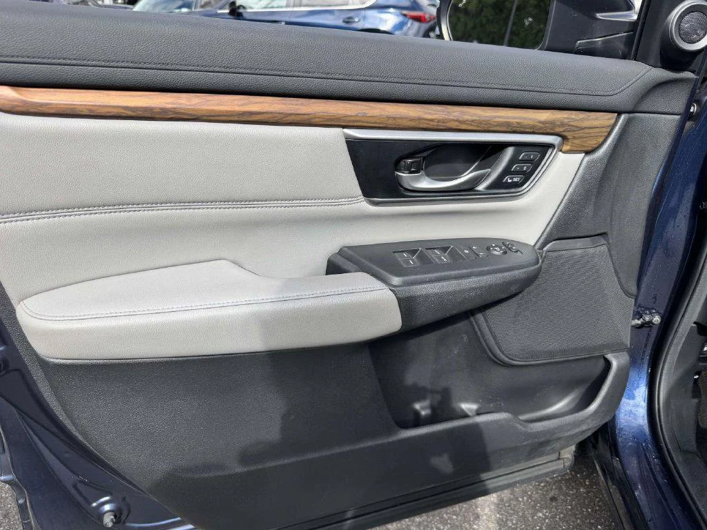 Used 2018 Obsidian Blue Pearl Honda EX-L image 21