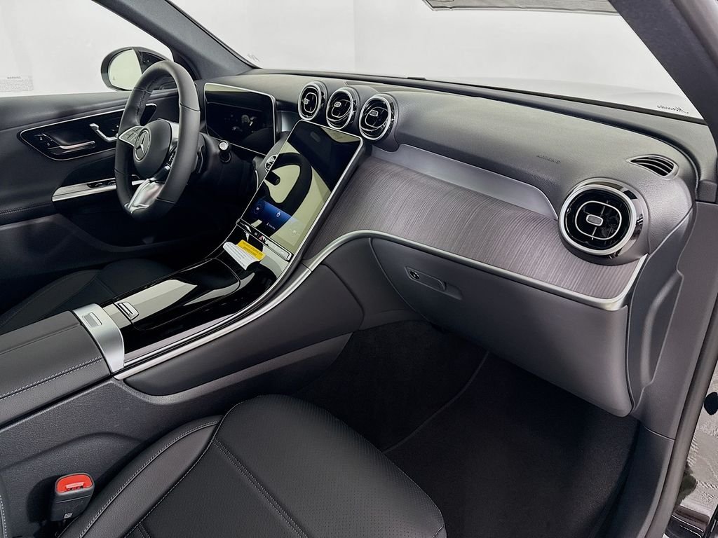 New 2026 Black Mercedes-Benz GLC 300 image 29