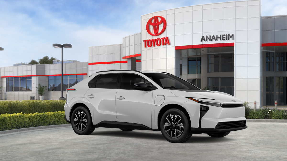 New 2026 Wind Chill Pearl Toyota XLE image 14