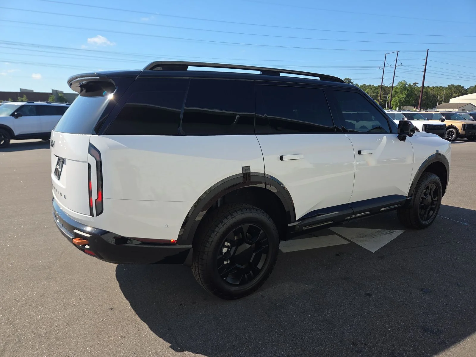 New 2027 Glacial White Pearl Kia X-PRO SX image 5