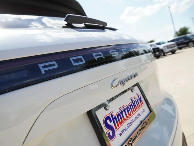 Used 2020  Porsche Base image 12