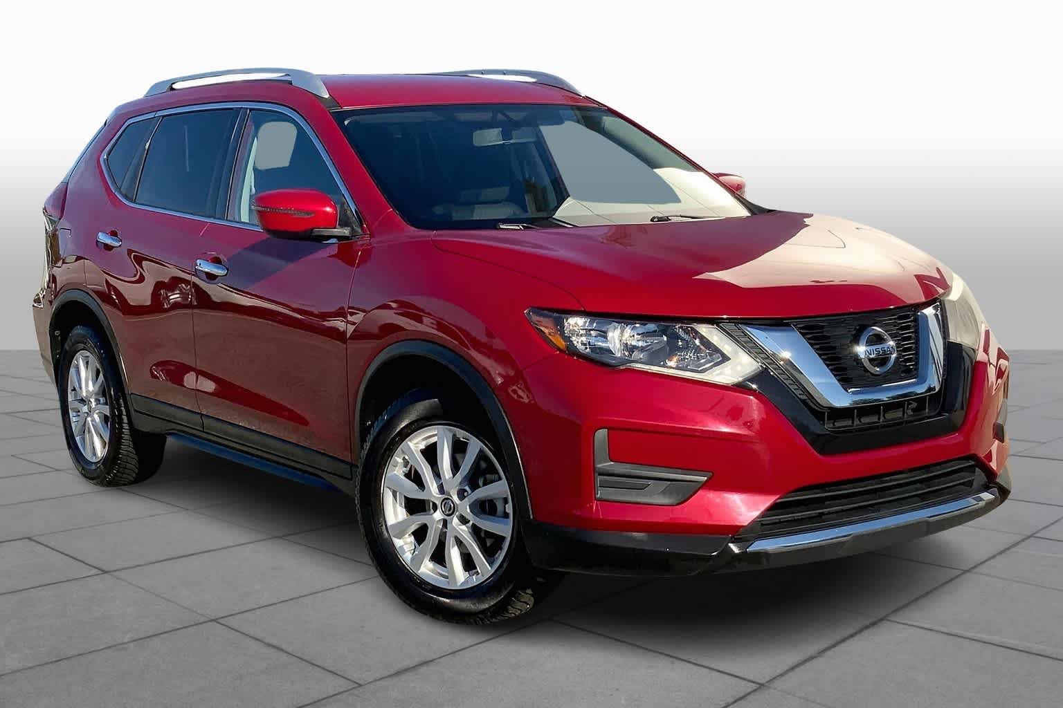 Used 2017 Palatial Ruby Nissan SV image 3