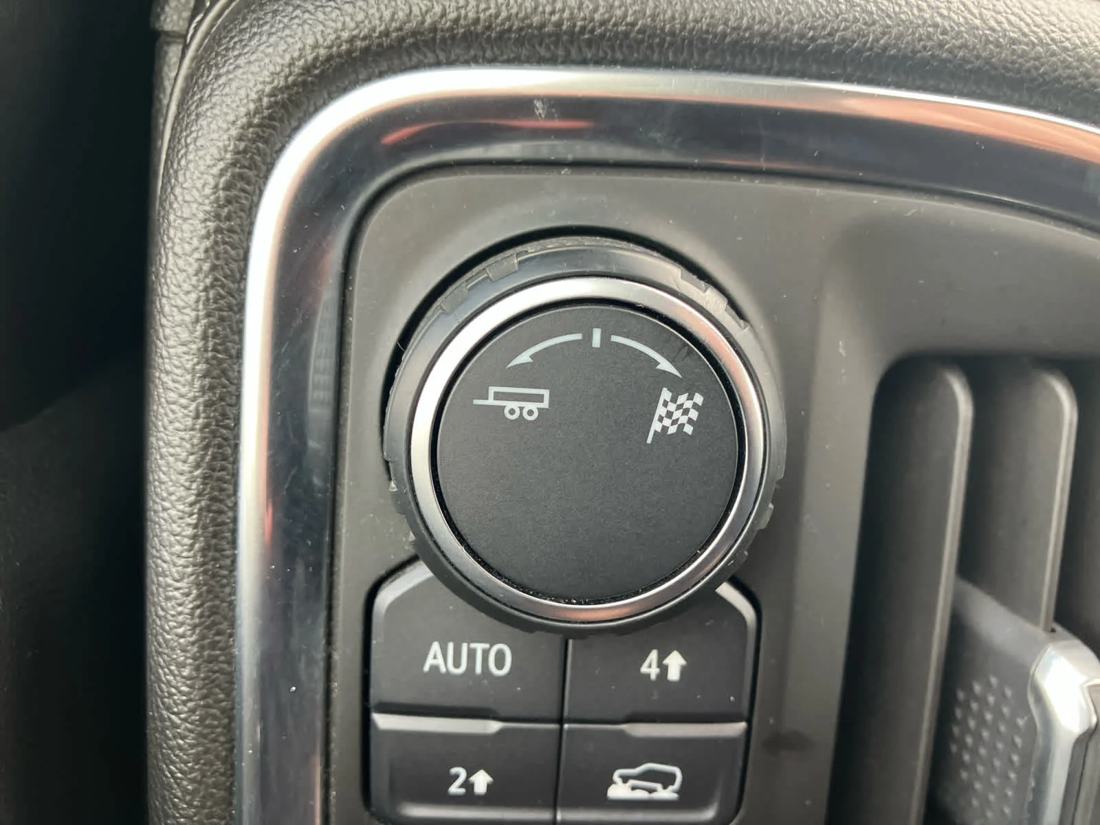 Used 2019 Cajun Red Tintcoat Chevrolet LT image 14