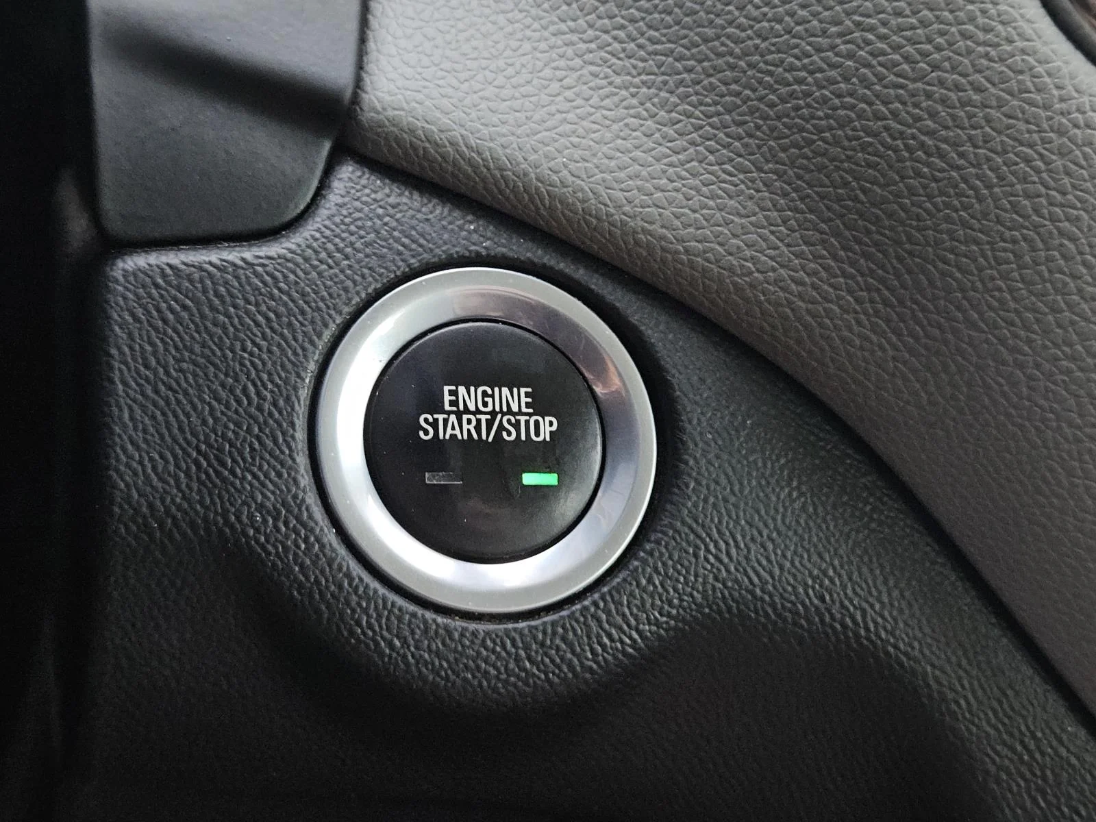 2020 Chevrolet Equinox LS - Photo 17