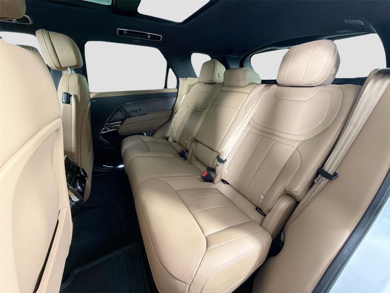 New 2026 Fuji White Land Rover SE P360 image 23